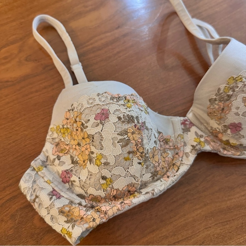 Y2K Victoria’s Secret Floral Lace Push-Up Bra (cottagecore, pastel, lace) 34C